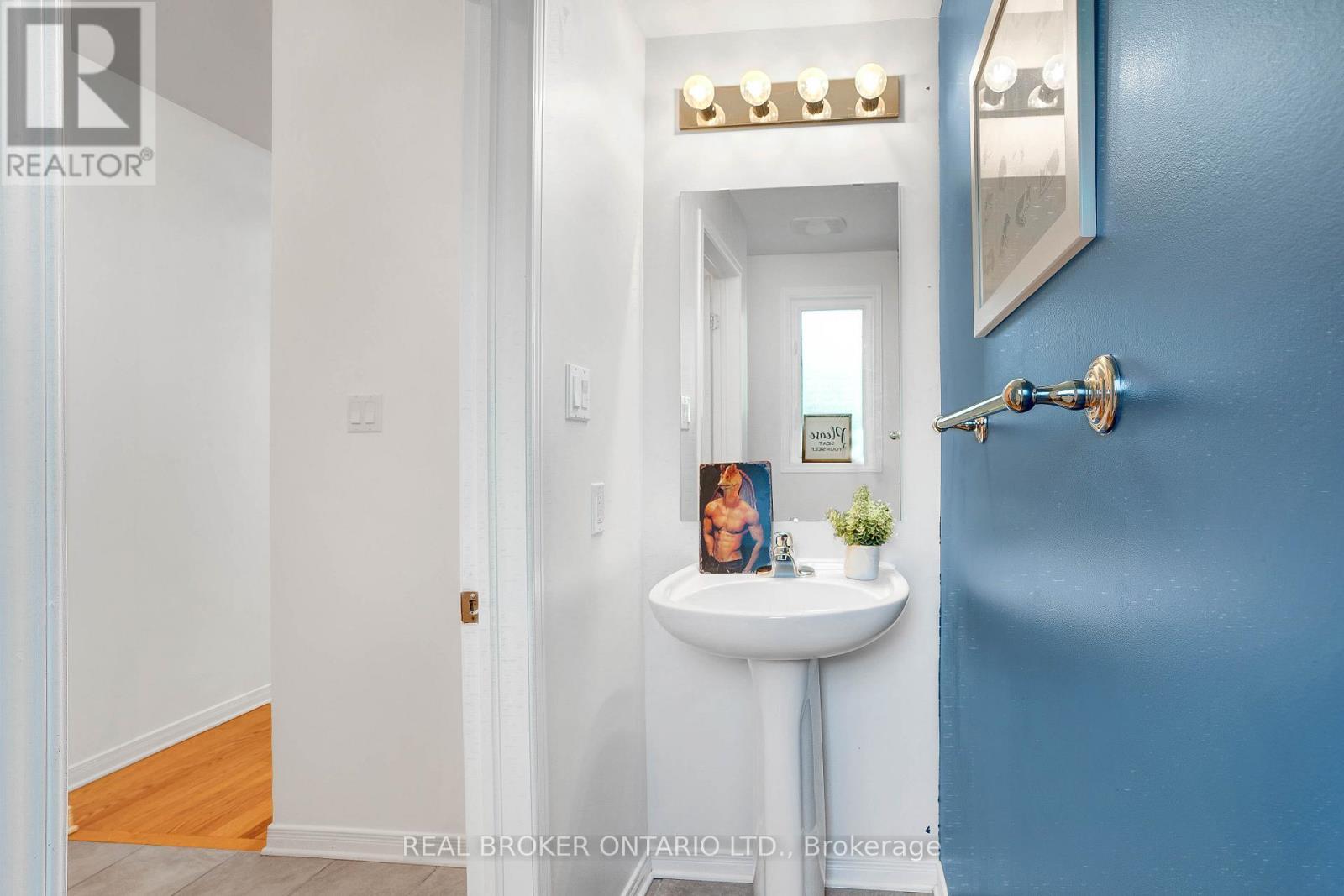 292 London Terrace, Ottawa, ON