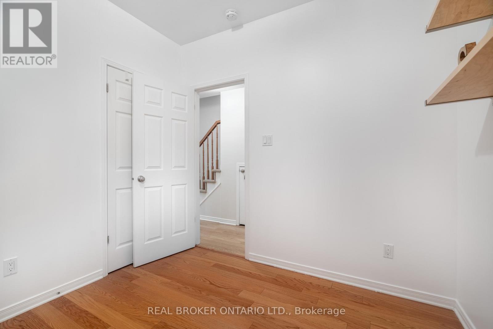 292 London Terrace, Ottawa, ON