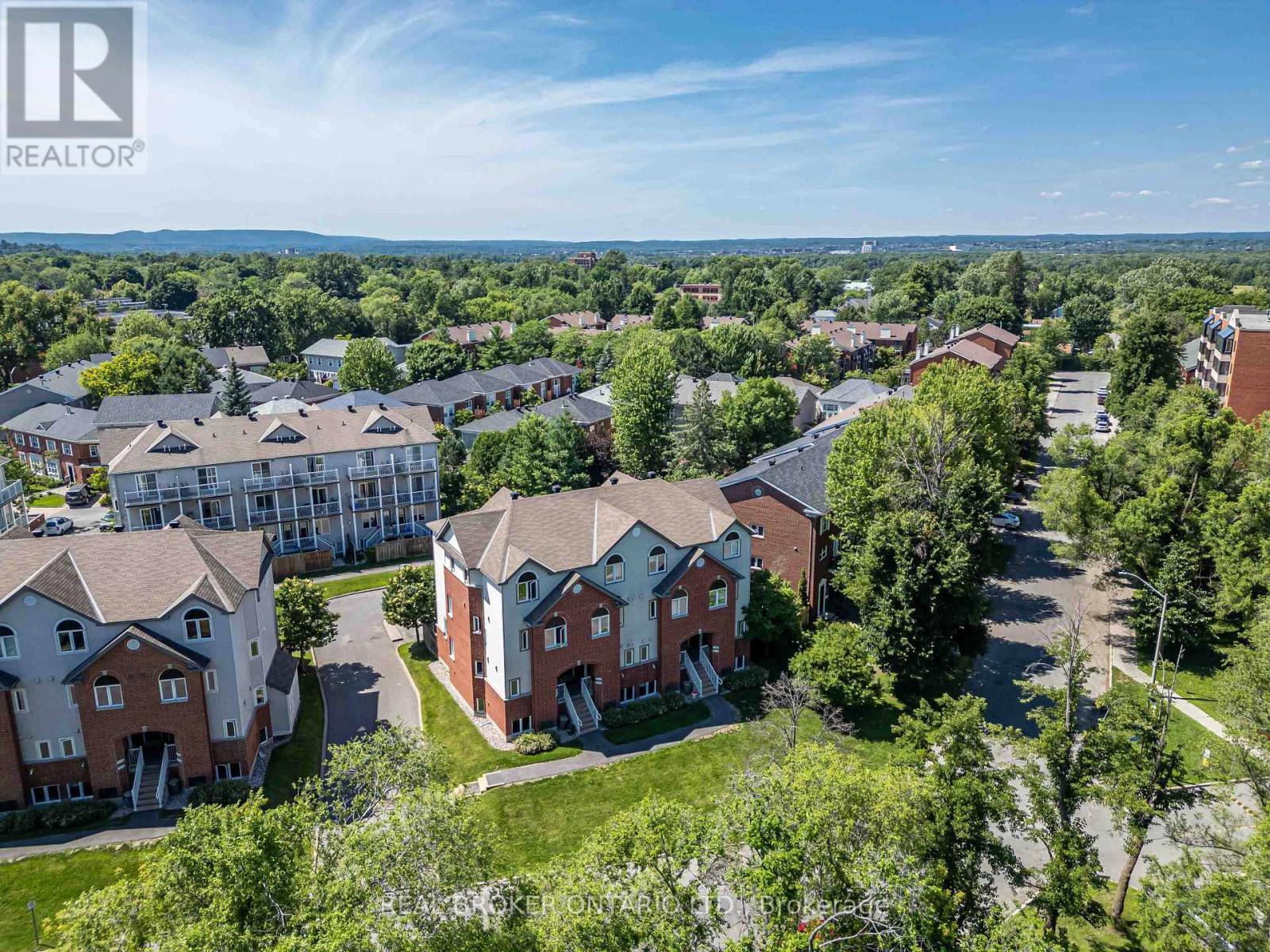 292 London Terrace, Ottawa, ON