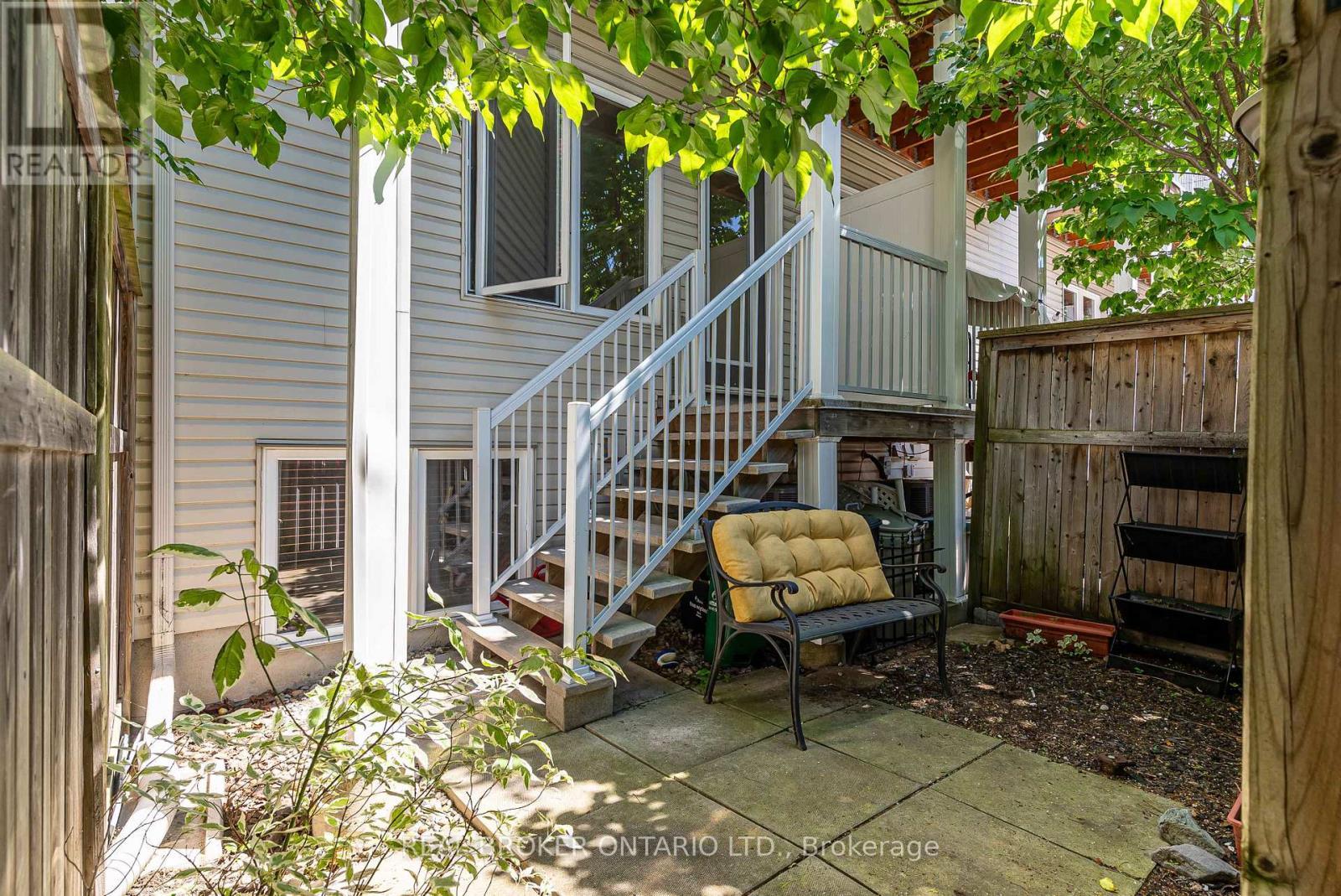 292 London Terrace, Ottawa, ON