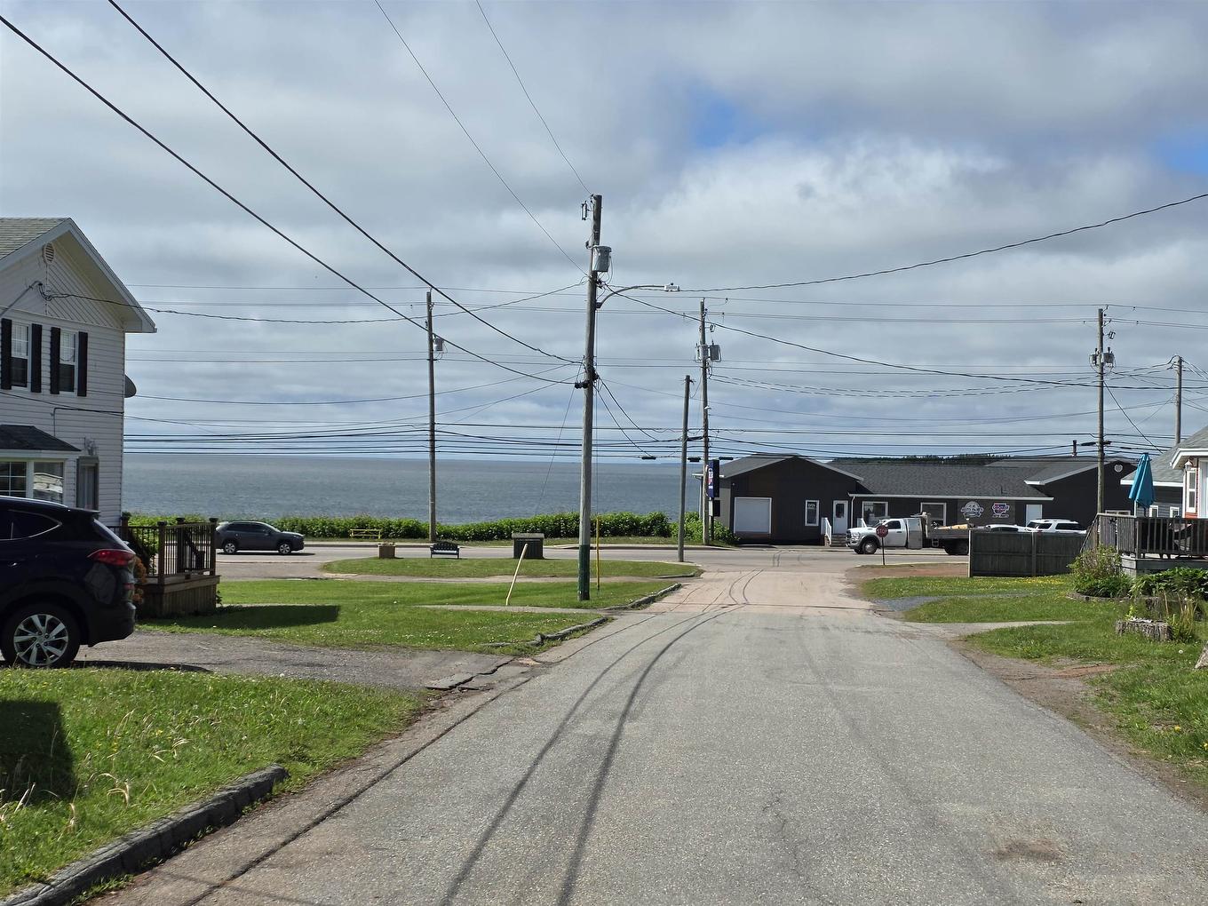 10 Sutherland Avenue, Souris, PE