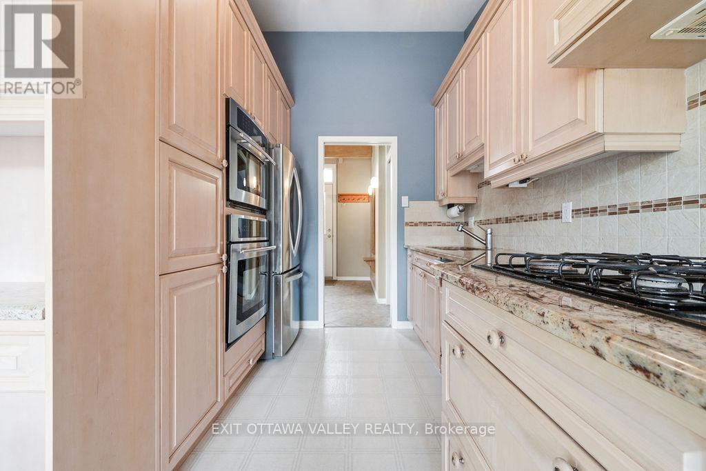 31 Claremount Road, Deep River, ON