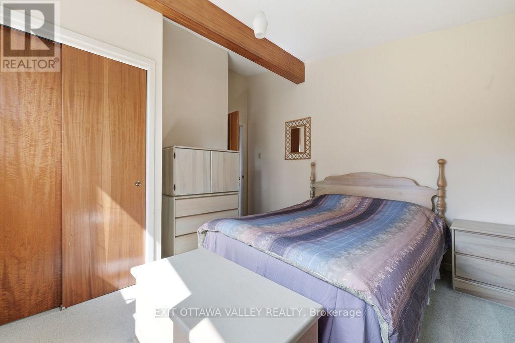 31 Claremount Road, Deep River, ON