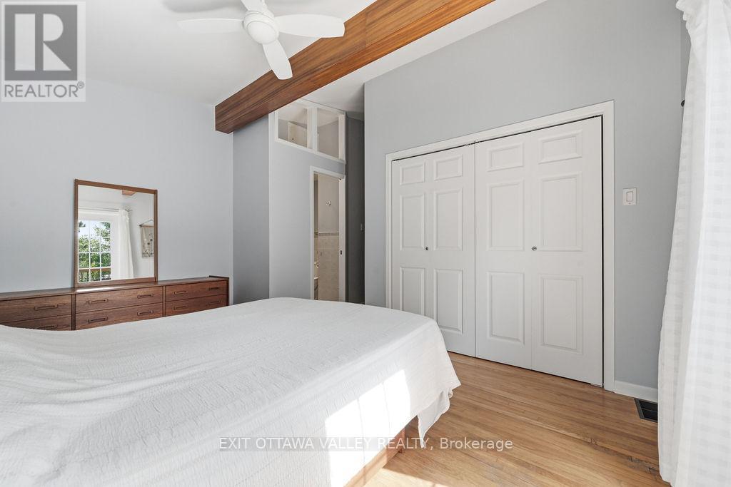 31 Claremount Road, Deep River, ON