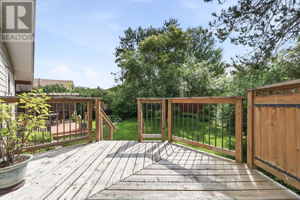 31 Claremount Road, Deep River, ON
