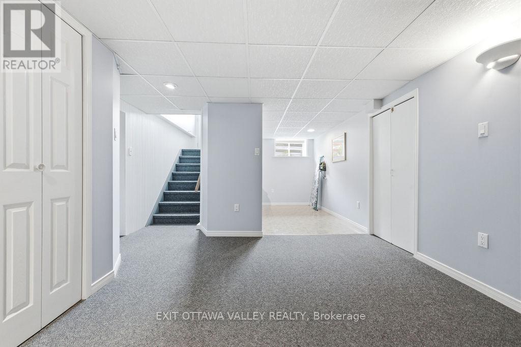 31 Claremount Road, Deep River, ON