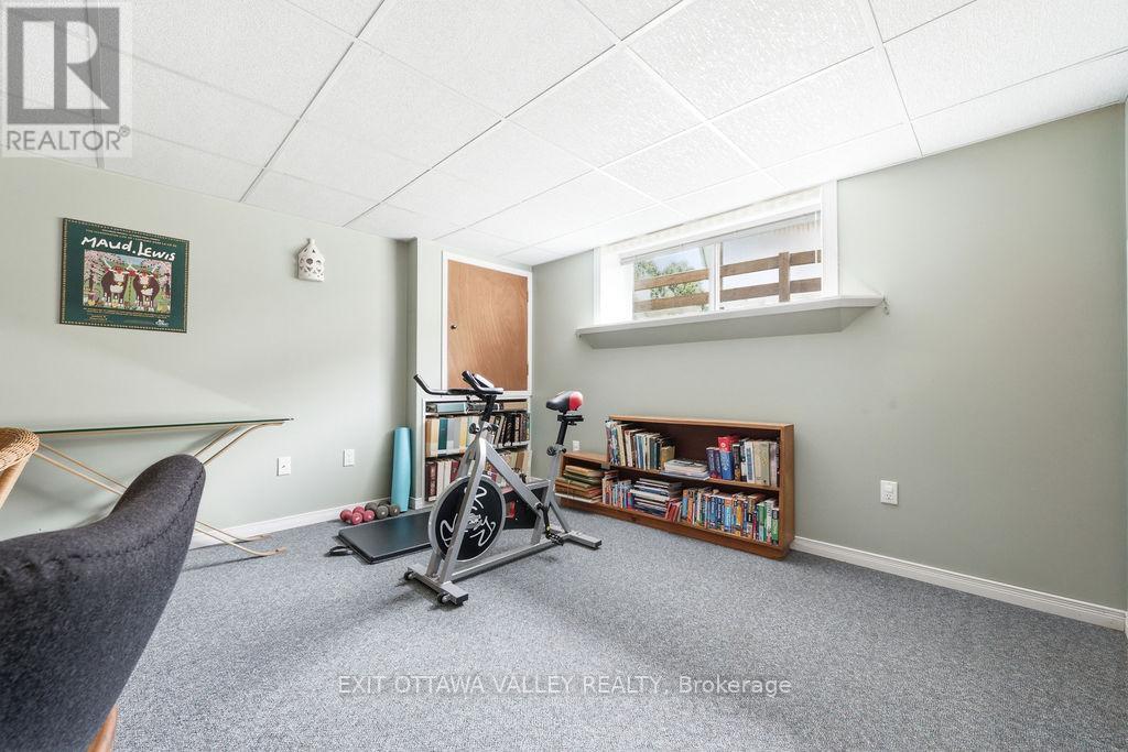31 Claremount Road, Deep River, ON