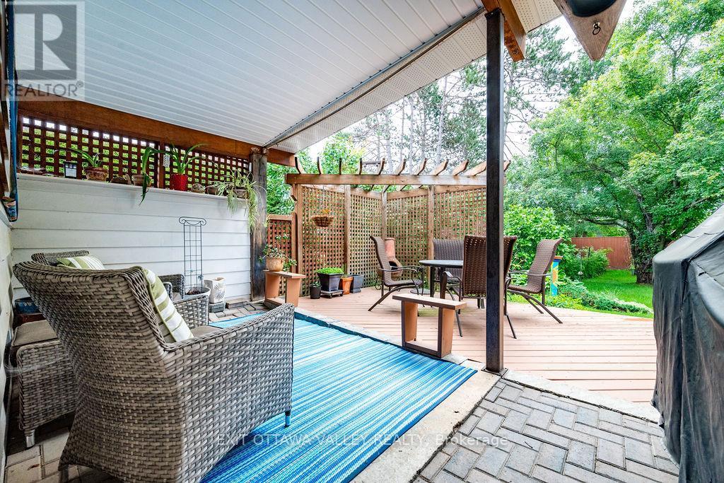 31 Claremount Road, Deep River, ON