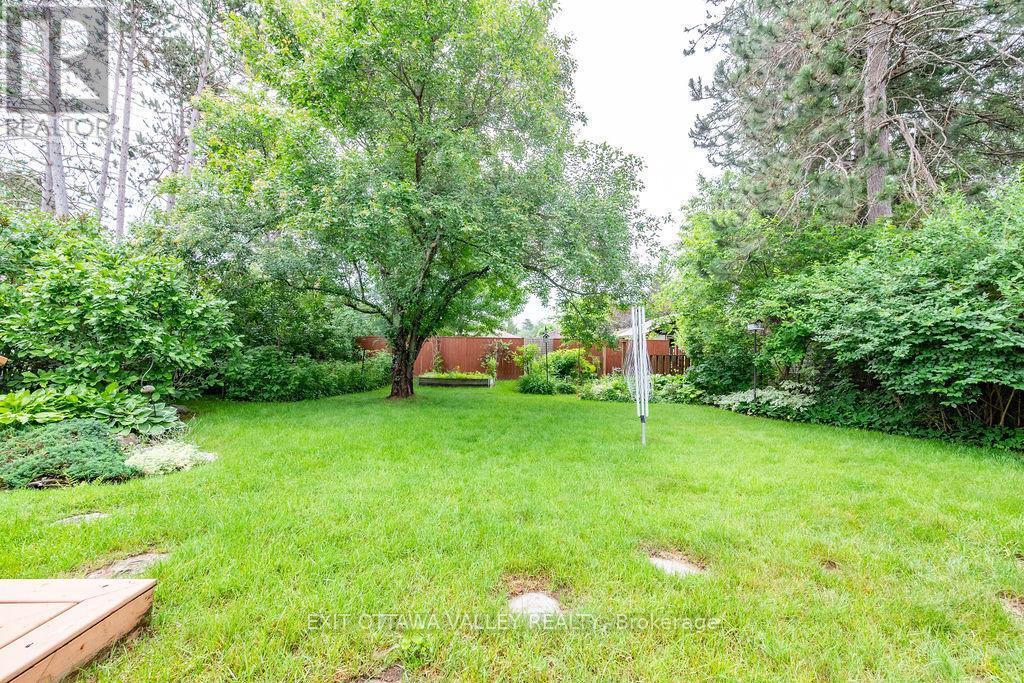 31 Claremount Road, Deep River, ON