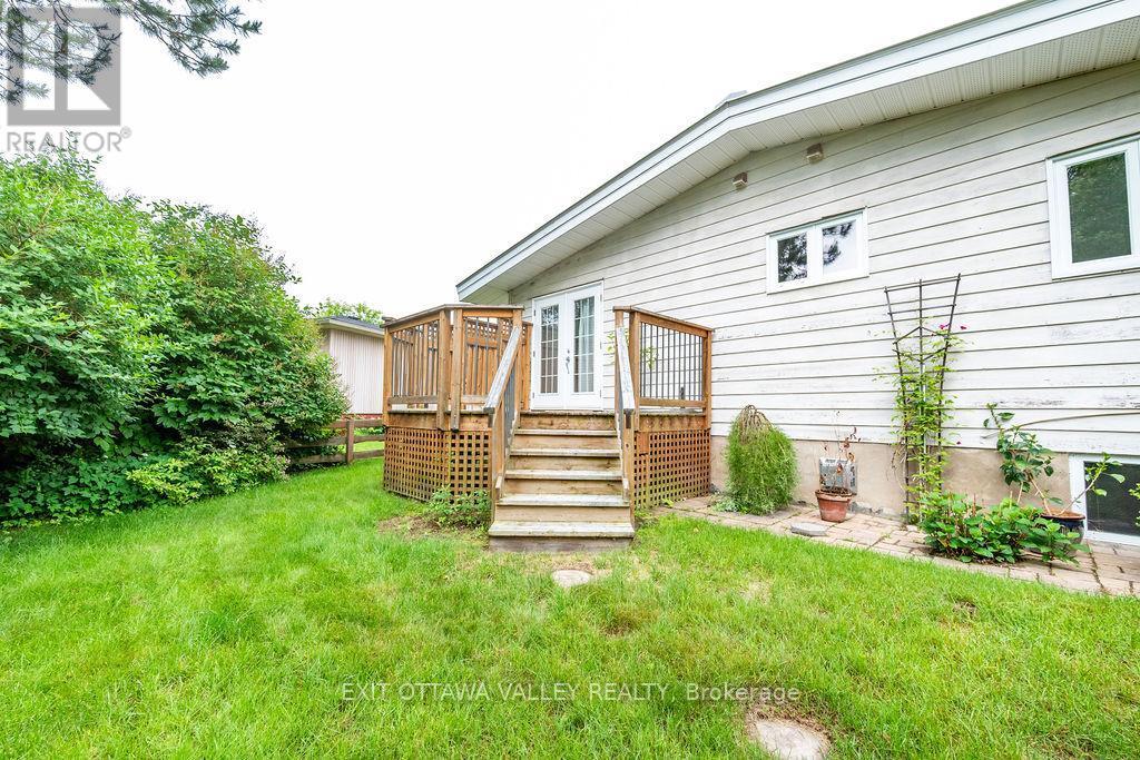 31 Claremount Road, Deep River, ON