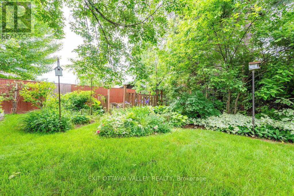 31 Claremount Road, Deep River, ON