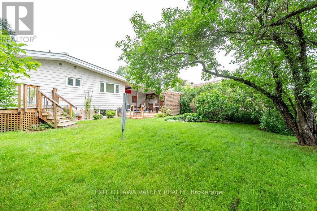 31 Claremount Road, Deep River, ON