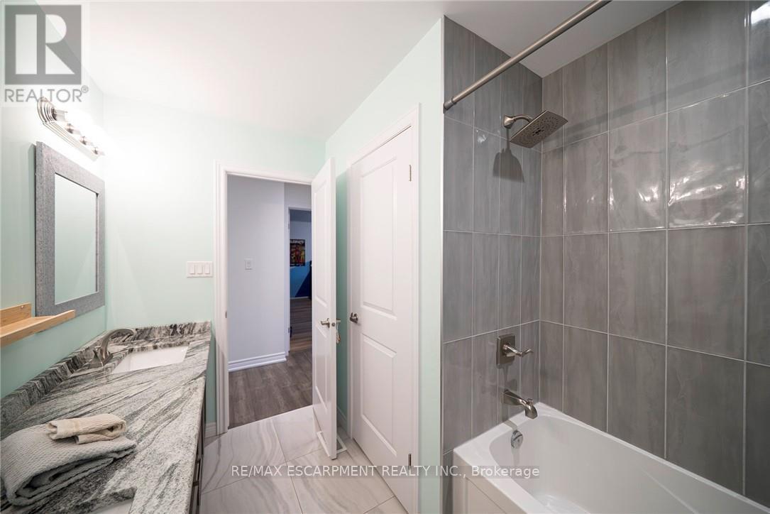 73 Eleanor Avenue, Hamilton, ON