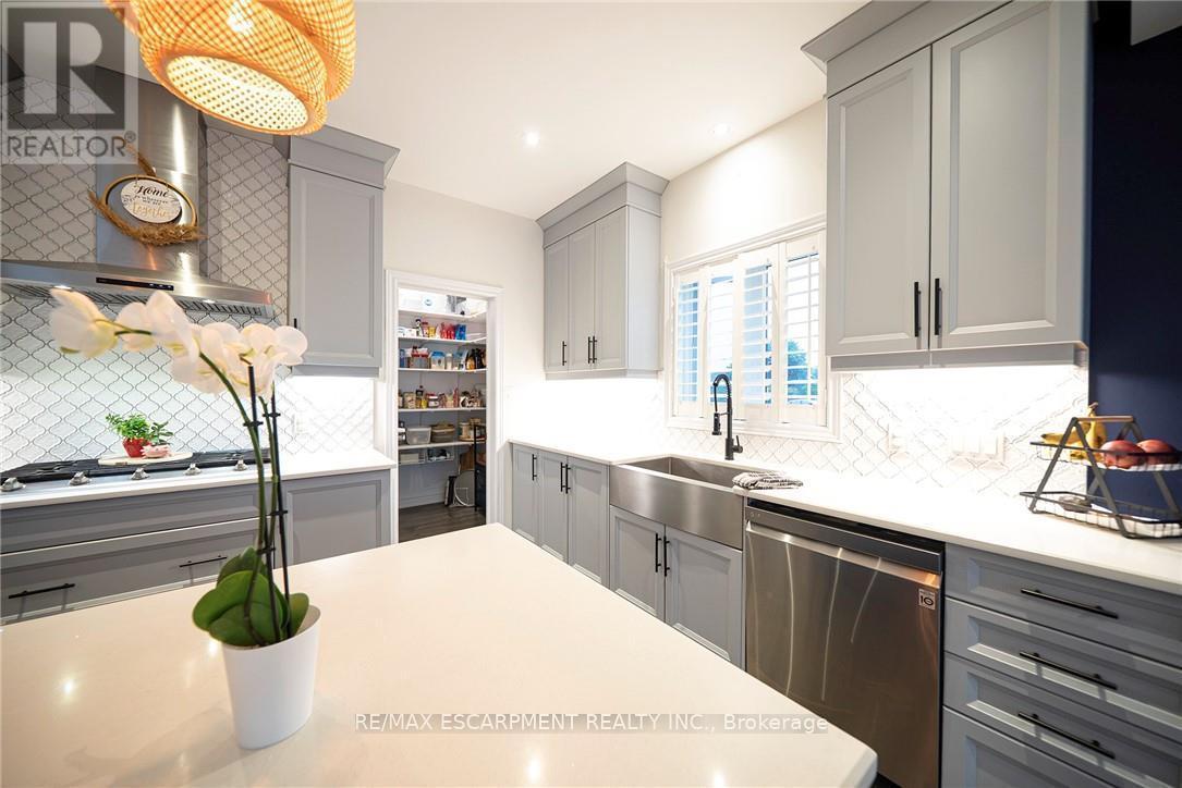 73 Eleanor Avenue, Hamilton, ON