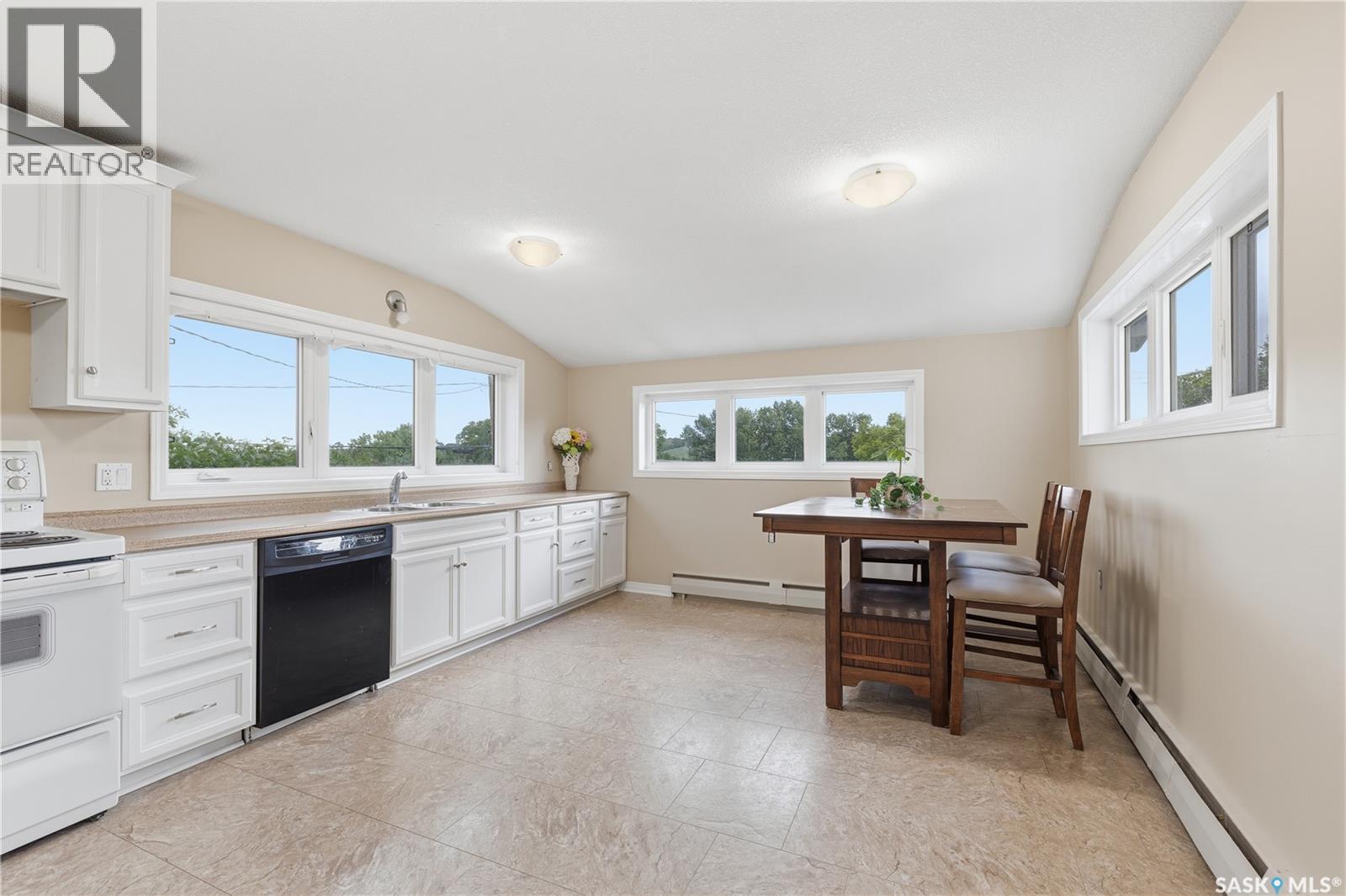 25 Qu'Appelle Drive W, Lumsden, SK