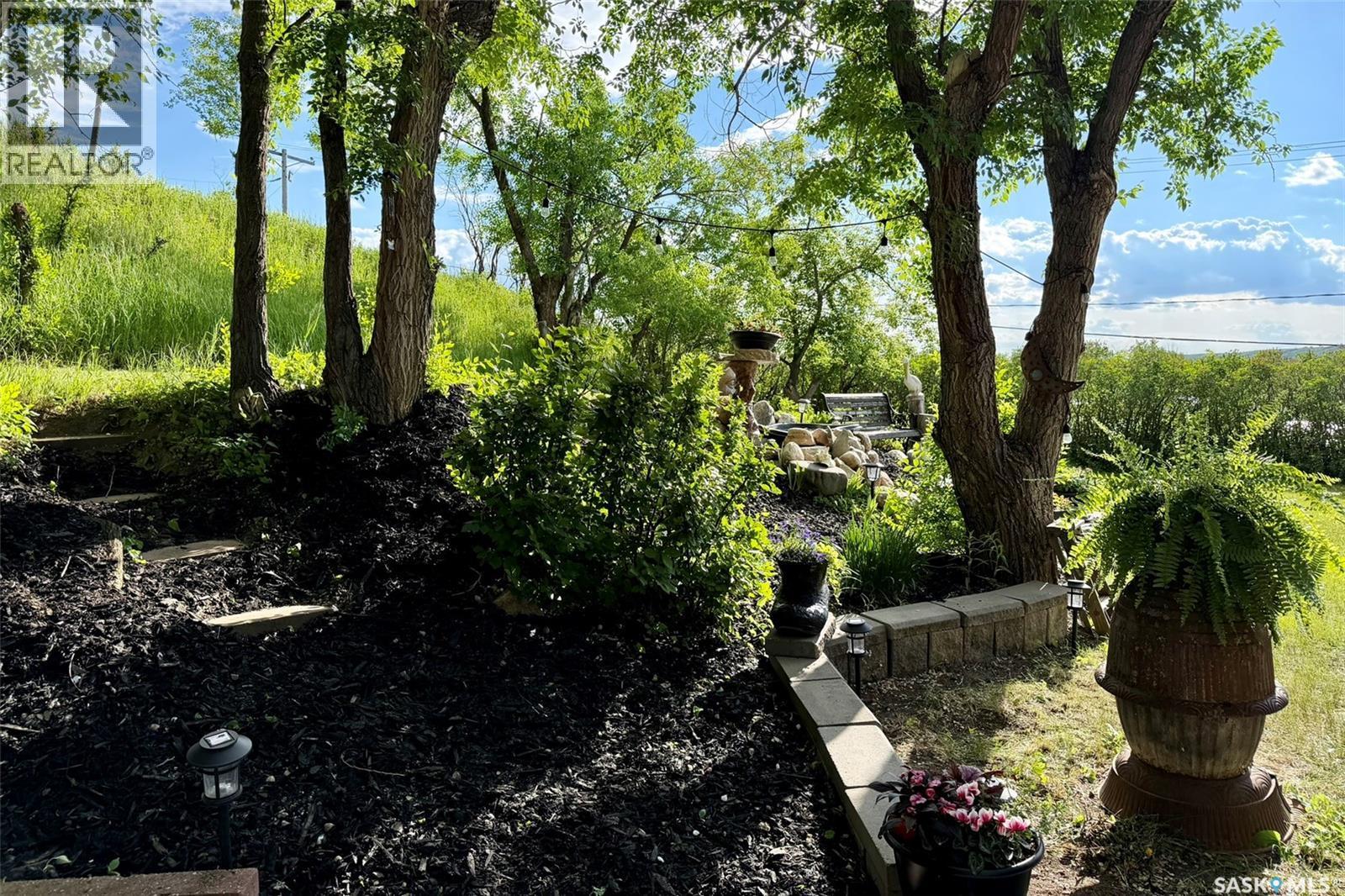 25 Qu'Appelle Drive W, Lumsden, SK