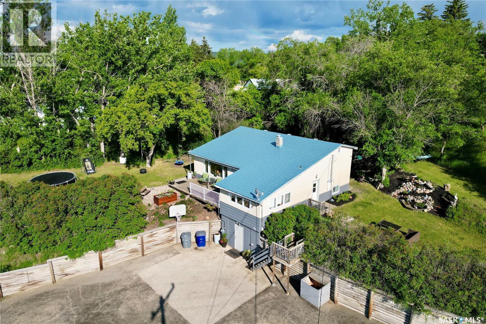 25 Qu'Appelle Drive W, Lumsden, SK