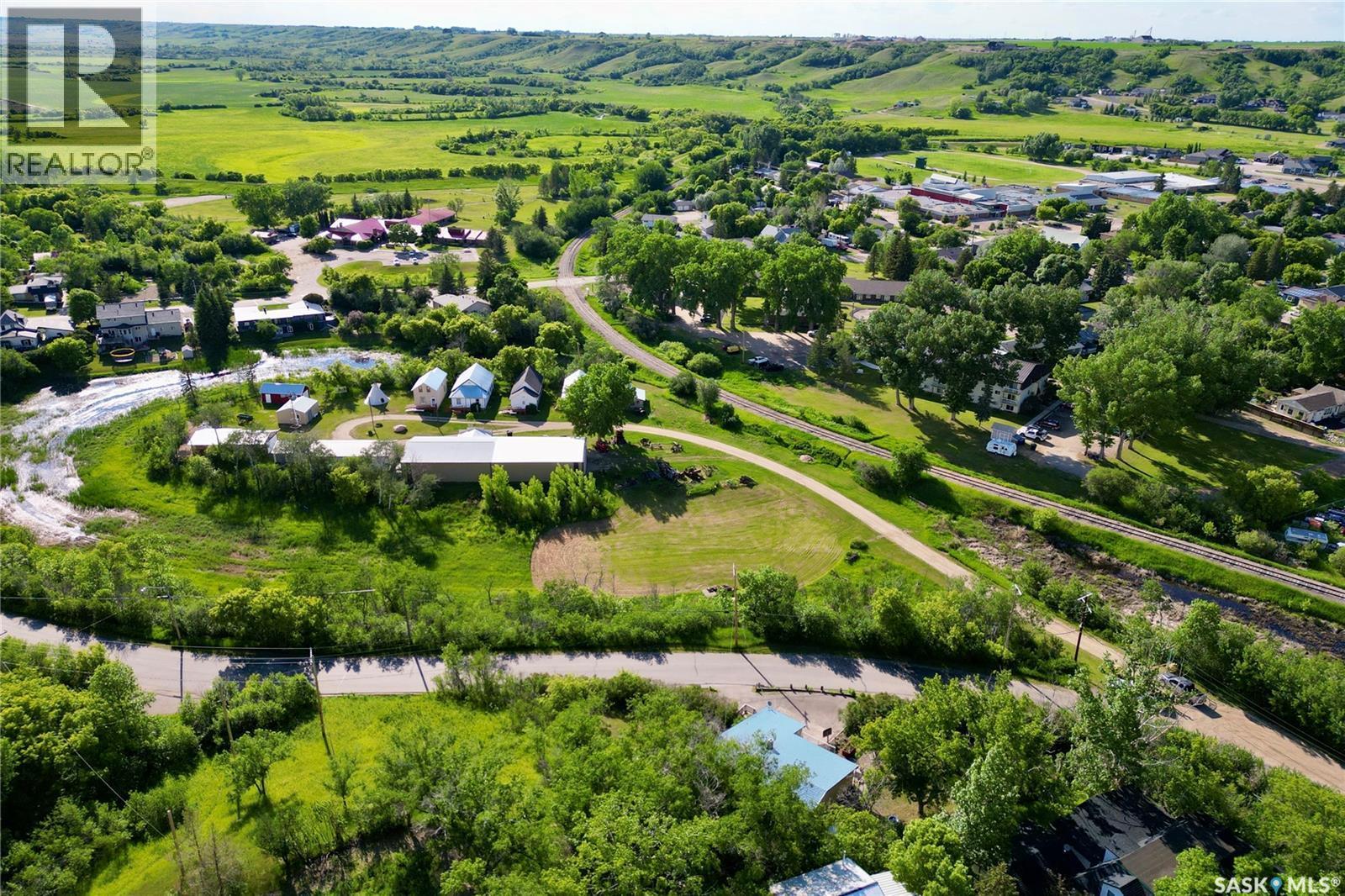 25 Qu'Appelle Drive W, Lumsden, SK