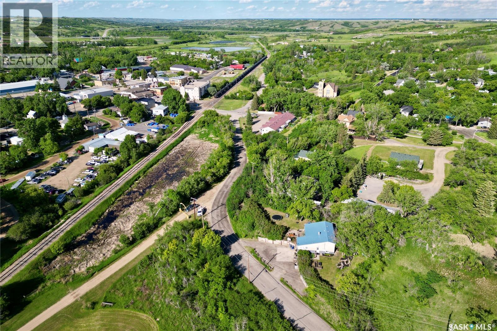 25 Qu'Appelle Drive W, Lumsden, SK