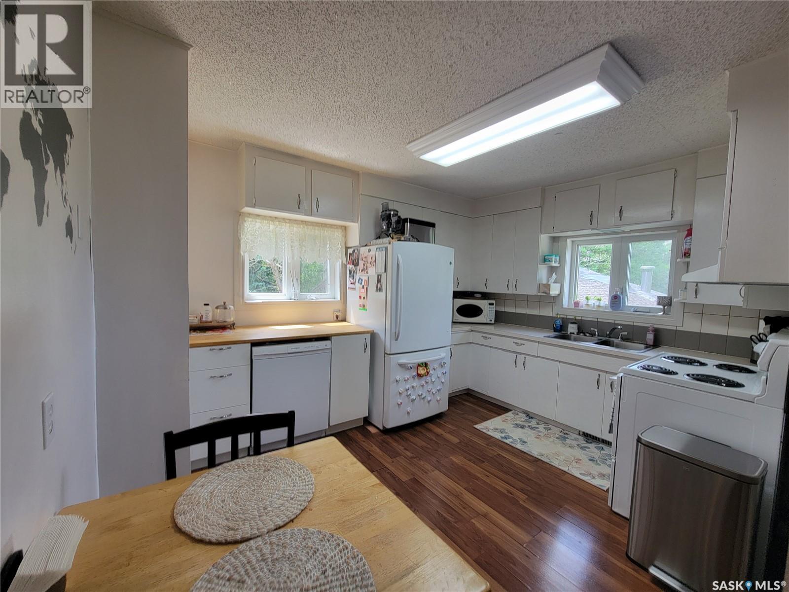 214 5Th Street, Denzil, SK
