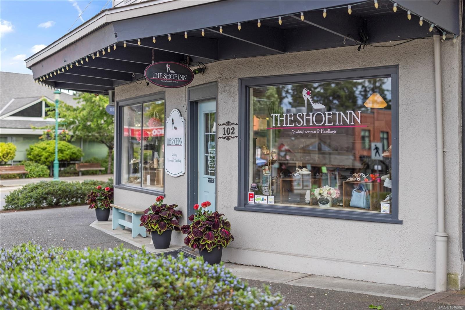 102 Second Ave West, Qualicum Beach, BC