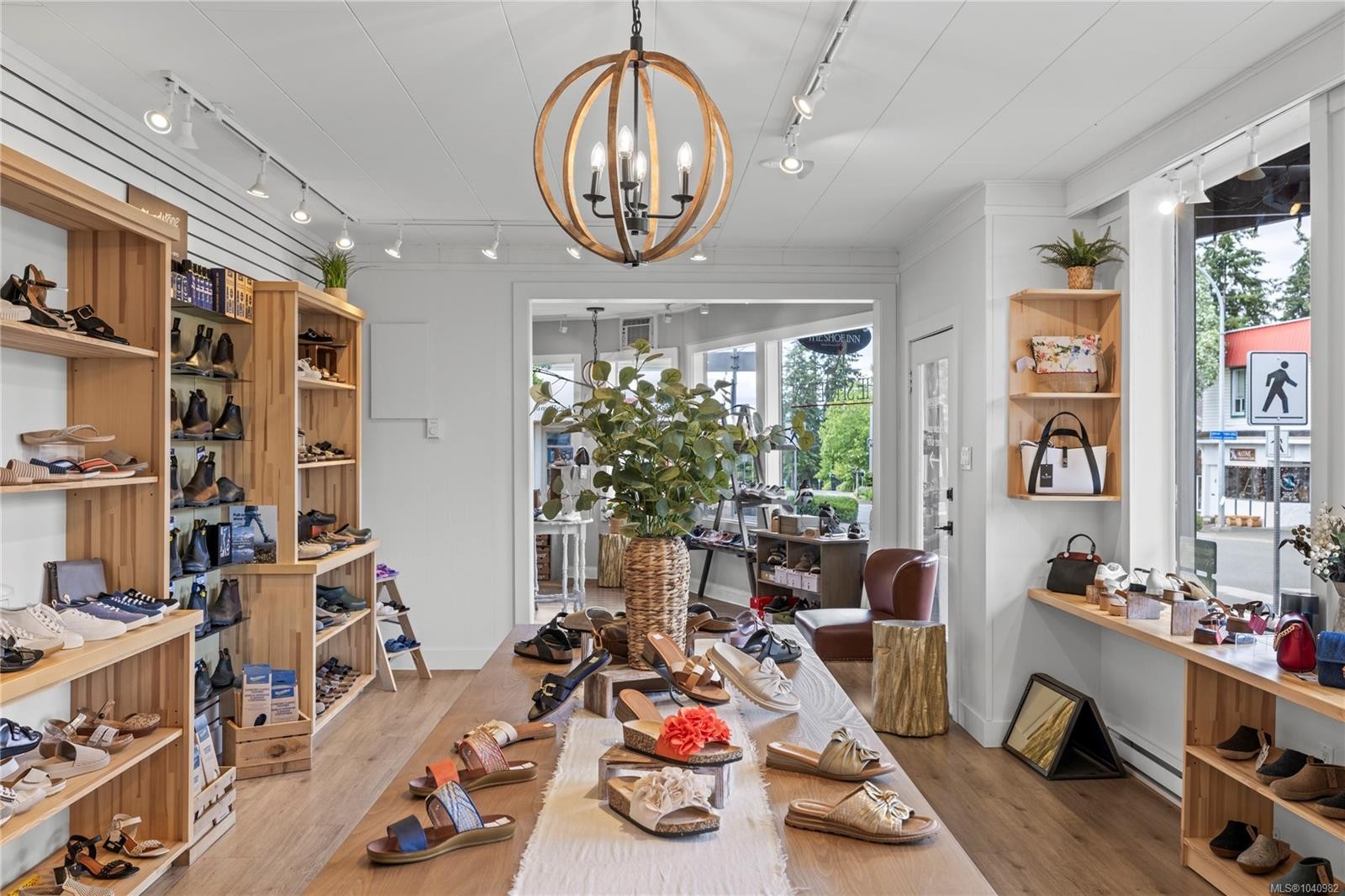102 Second Ave West, Qualicum Beach, BC