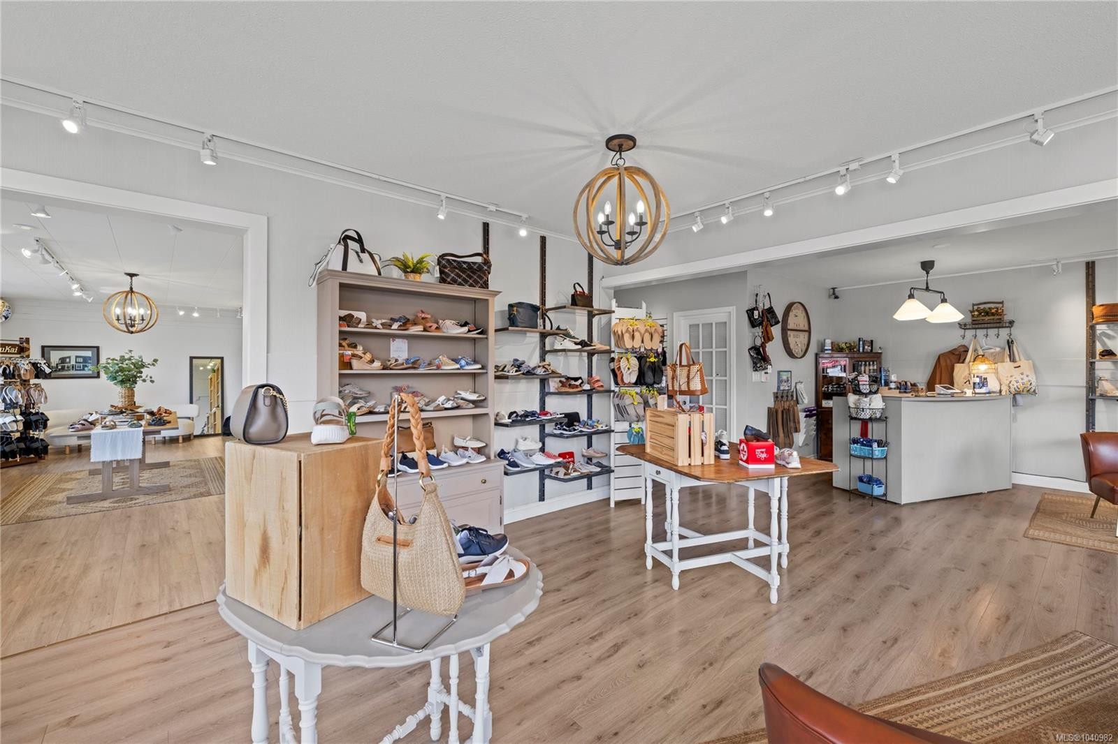 102 Second Ave West, Qualicum Beach, BC