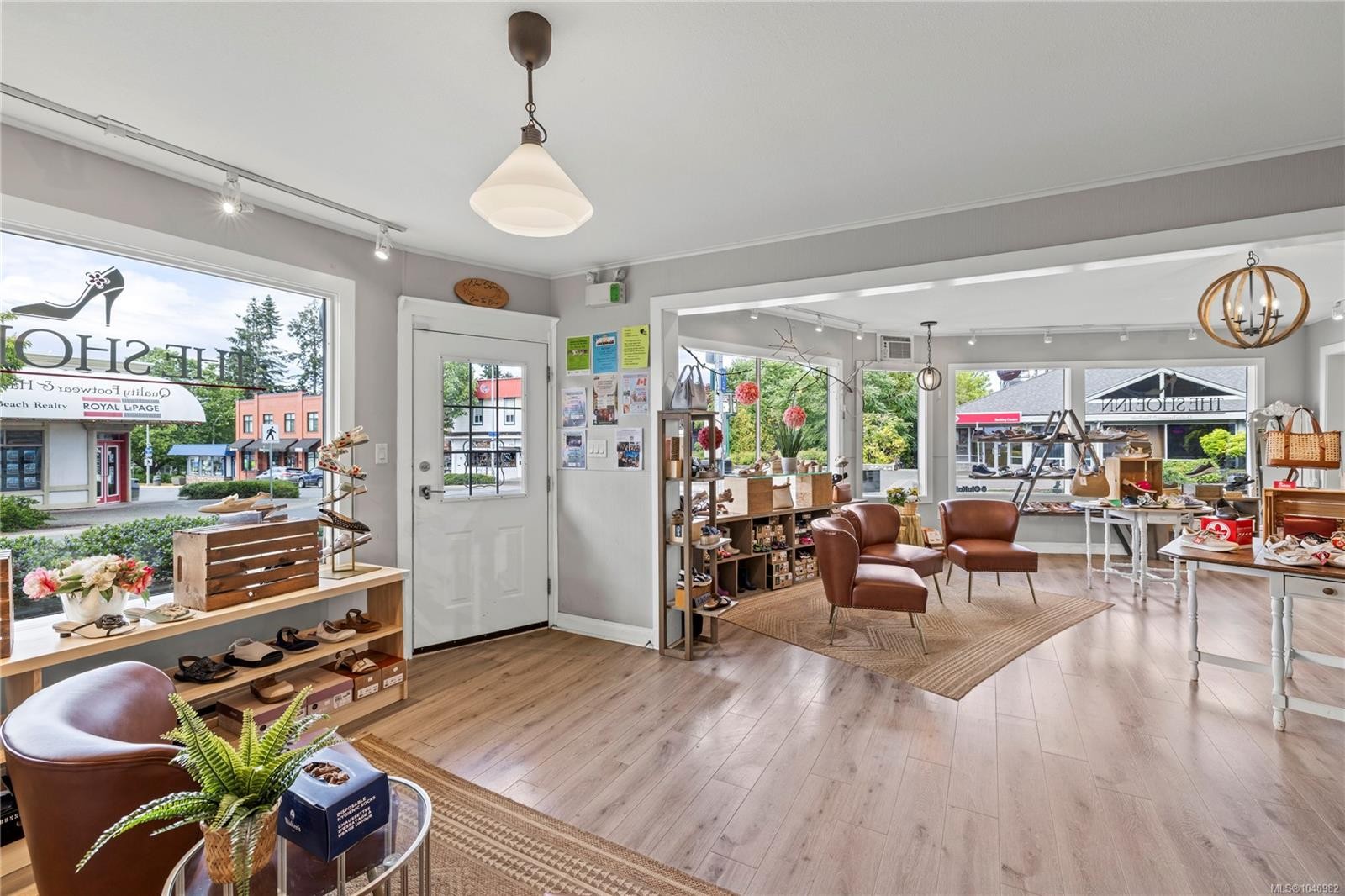 102 Second Ave West, Qualicum Beach, BC