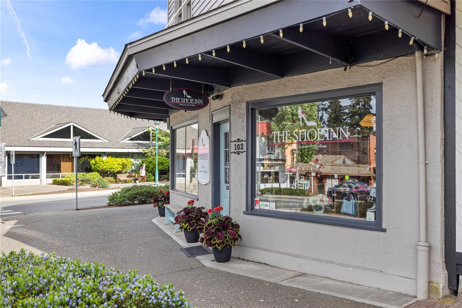 102 Second Ave West, Qualicum Beach, BC