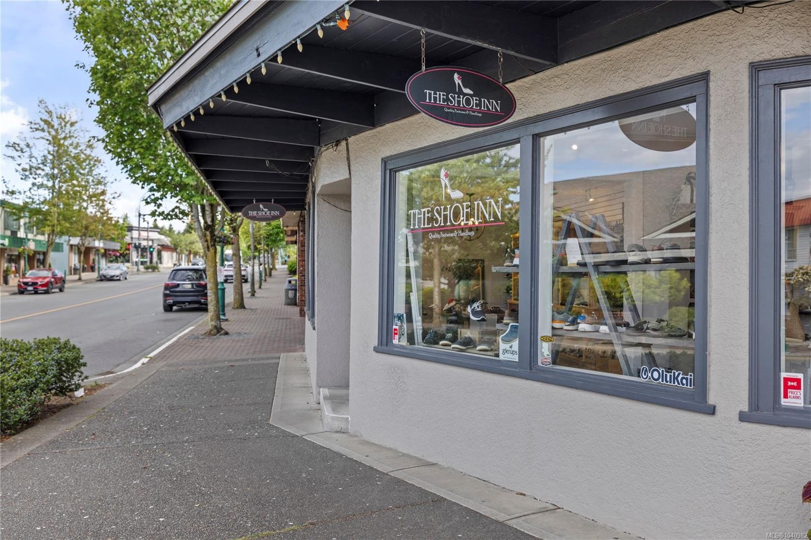 102 Second Ave West, Qualicum Beach, BC