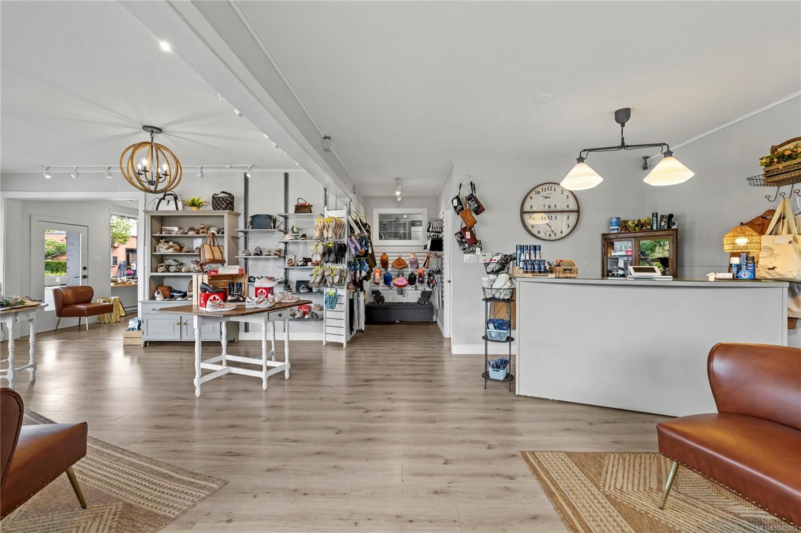 102 Second Ave West, Qualicum Beach, BC