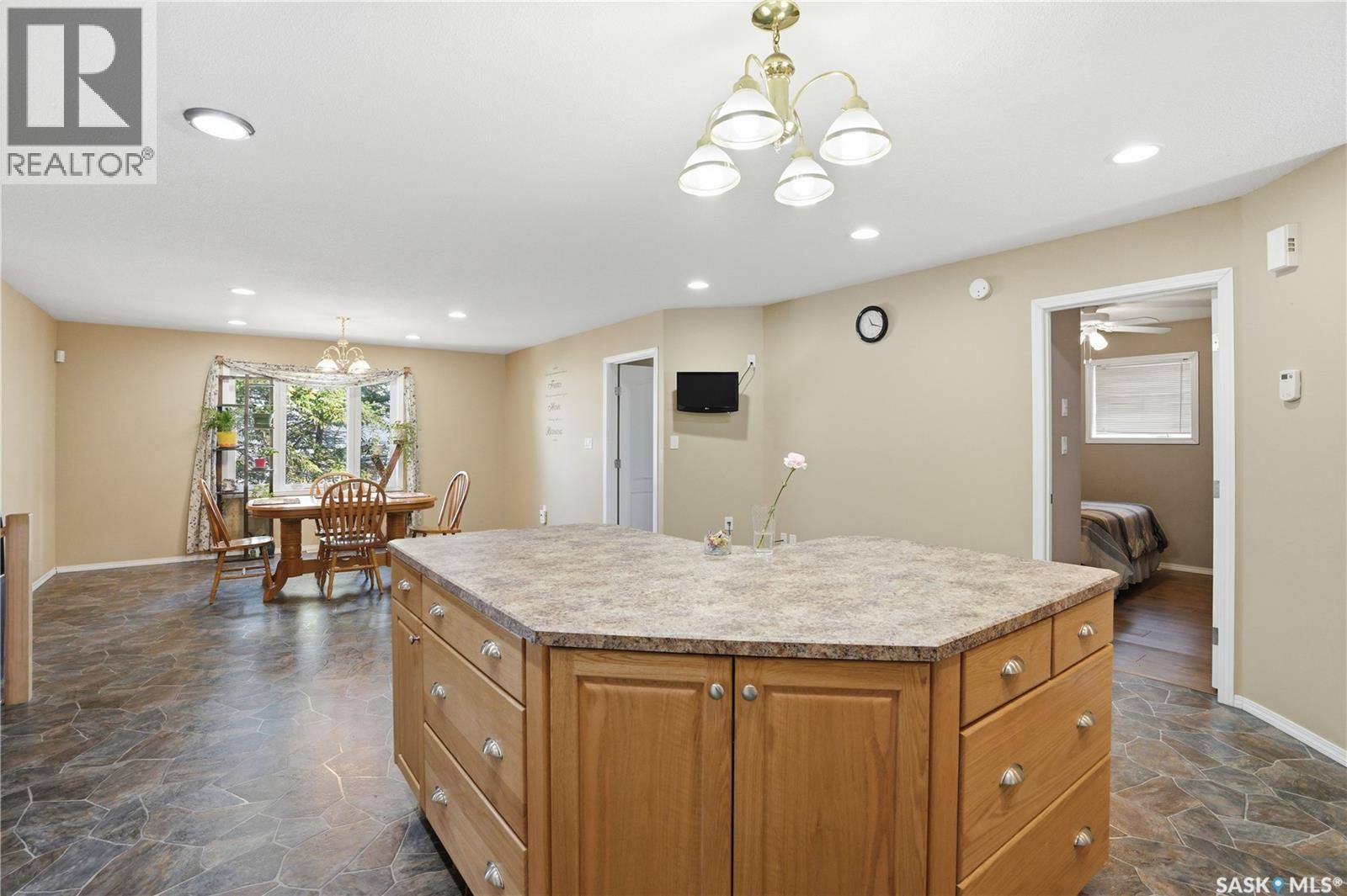 205 Bay Drive W, Christopher Lake, SK - Indoor Photo Showing Kitchen