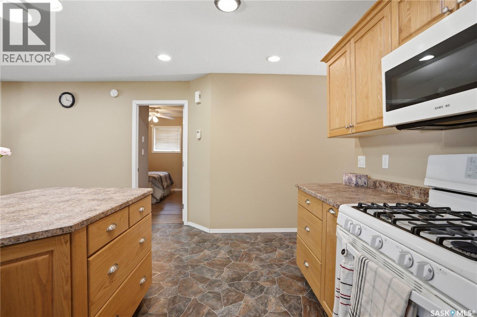 205 Bay Drive W, Christopher Lake, SK - Indoor Photo Showing Kitchen