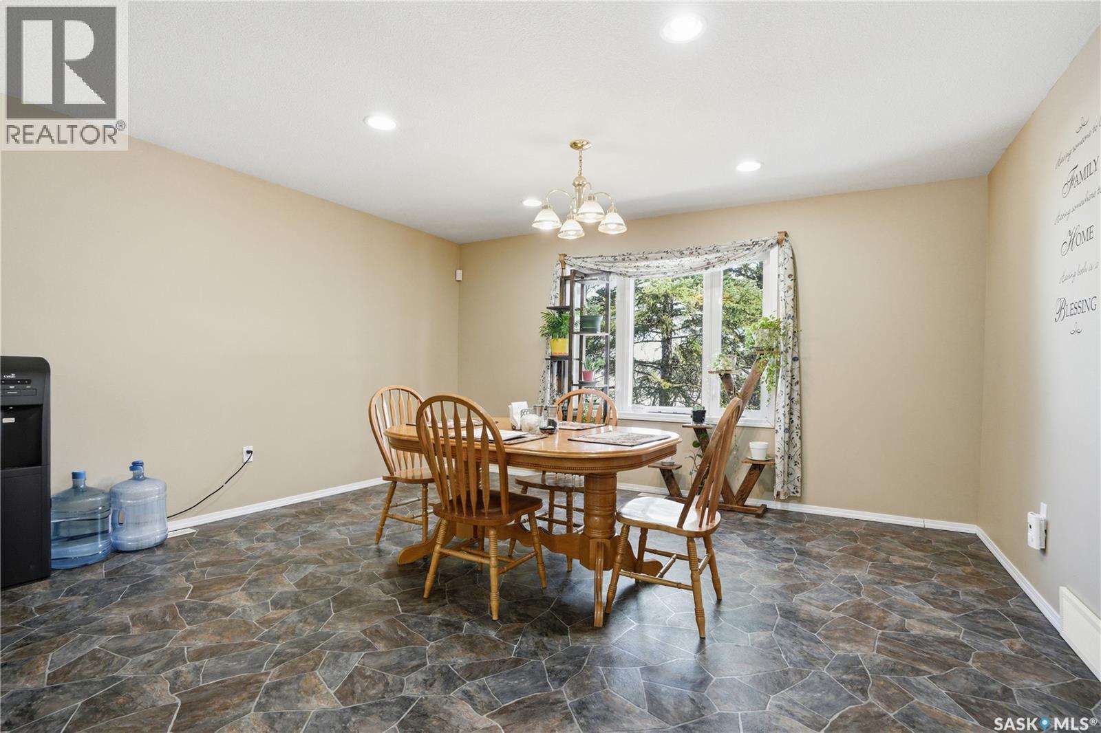 205 Bay Drive W, Christopher Lake, SK - Indoor Photo Showing Dining Room