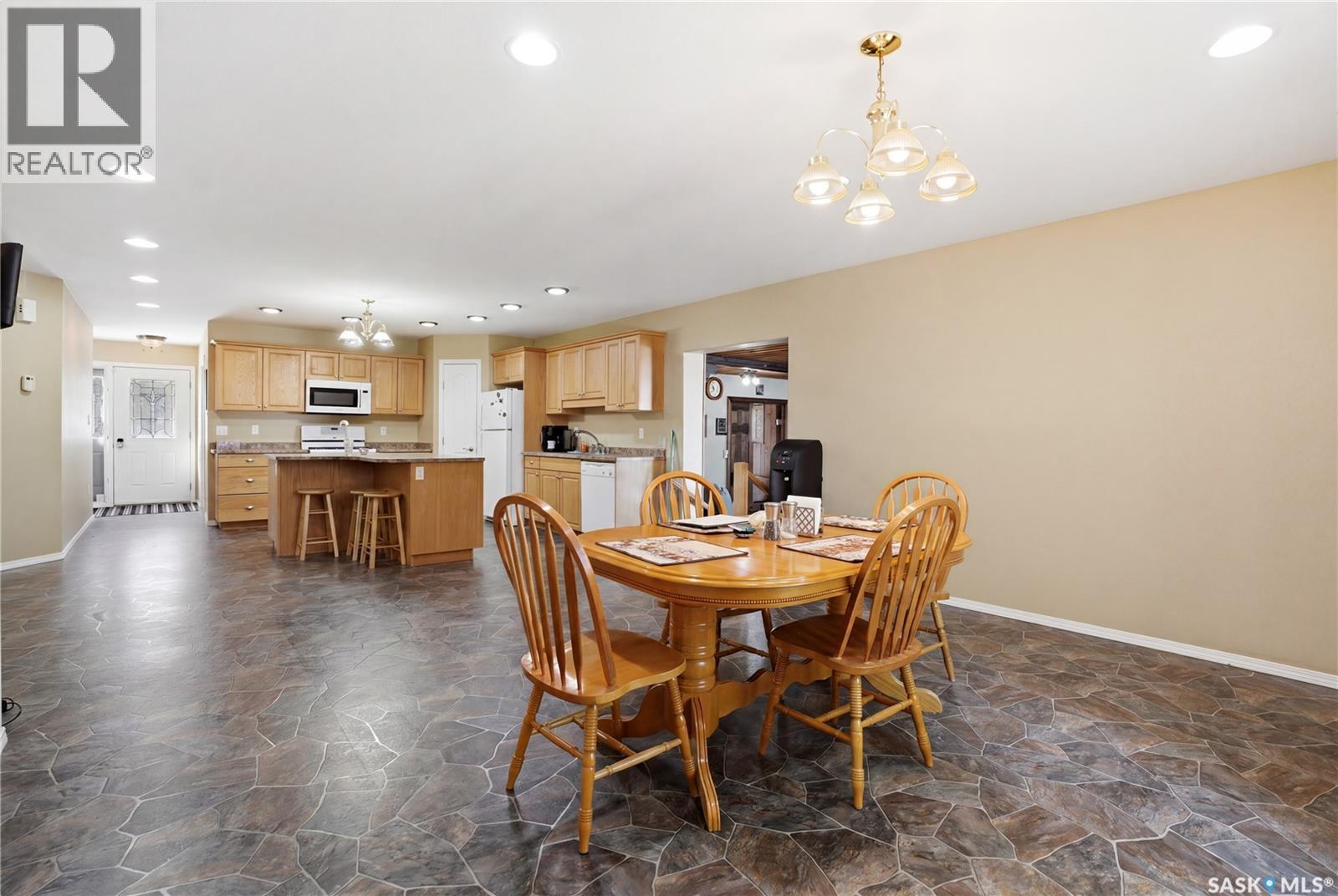 205 Bay Drive W, Christopher Lake, SK - Indoor Photo Showing Dining Room
