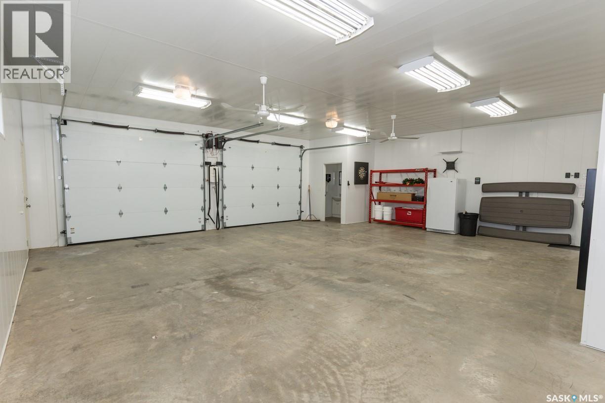 111 4Th Avenue, Coleville, SK - Indoor Photo Showing Garage