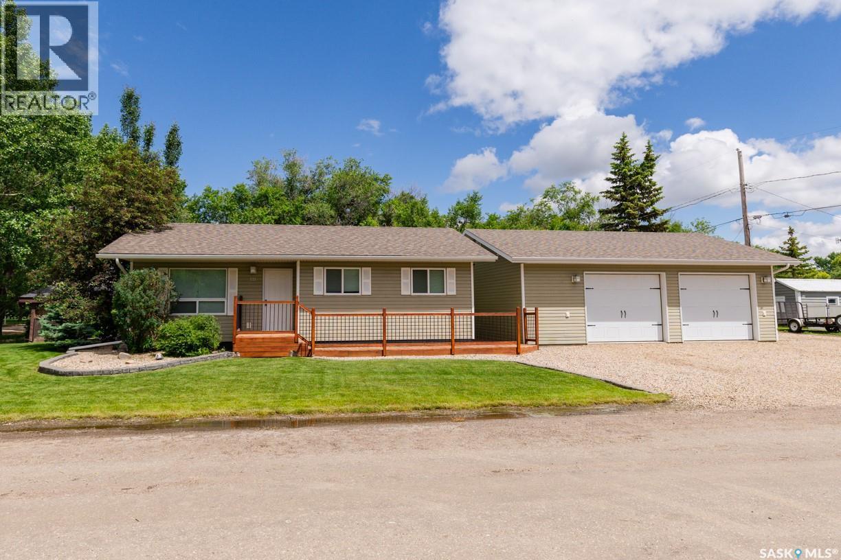 111 4Th Avenue, Coleville, SK - Outdoor