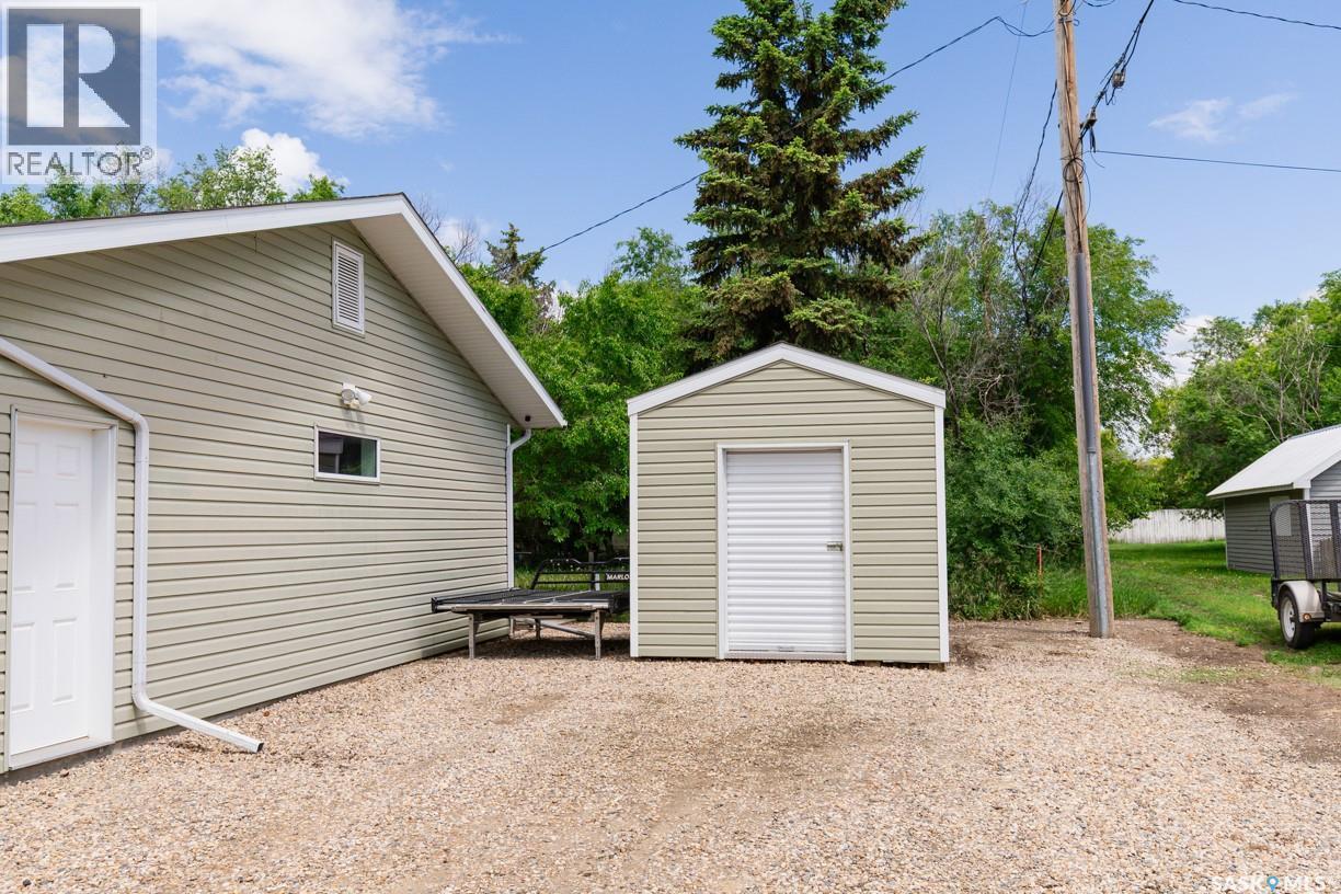 111 4Th Avenue, Coleville, SK - Outdoor With Exterior