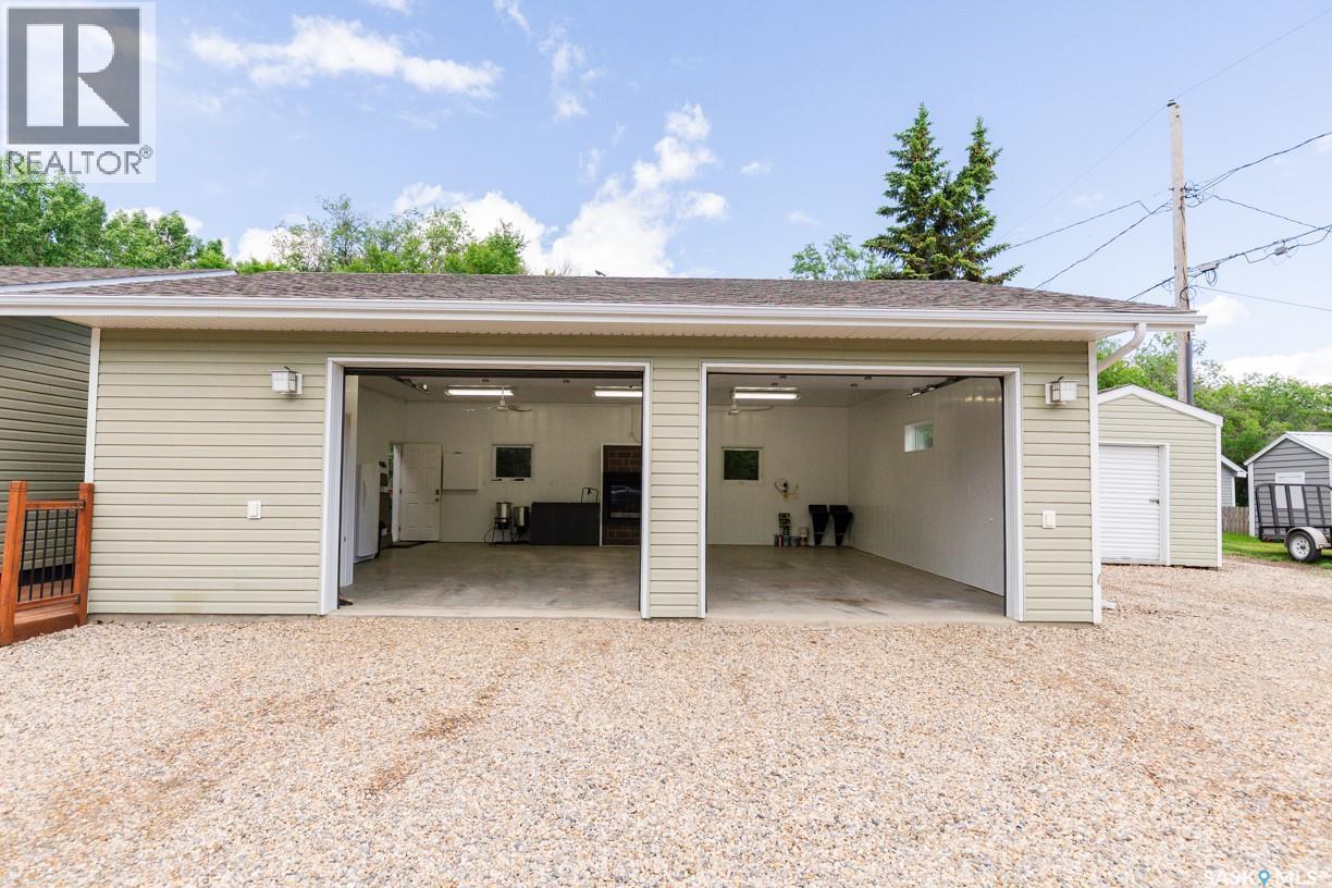 111 4Th Avenue, Coleville, SK - Outdoor With Exterior