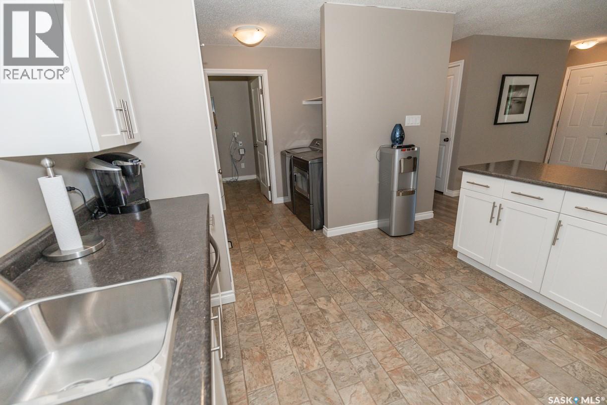 111 4Th Avenue, Coleville, SK - Indoor Photo Showing Kitchen