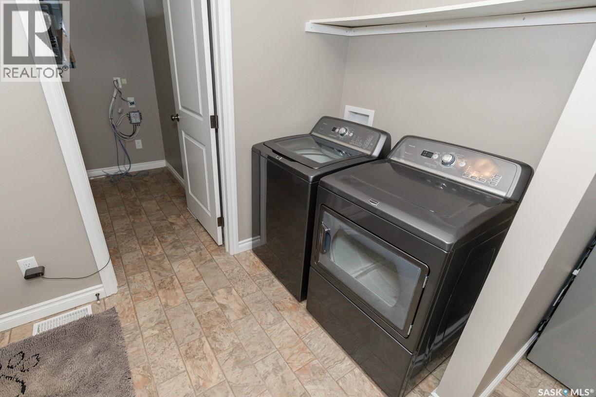 111 4Th Avenue, Coleville, SK - Indoor Photo Showing Laundry Room