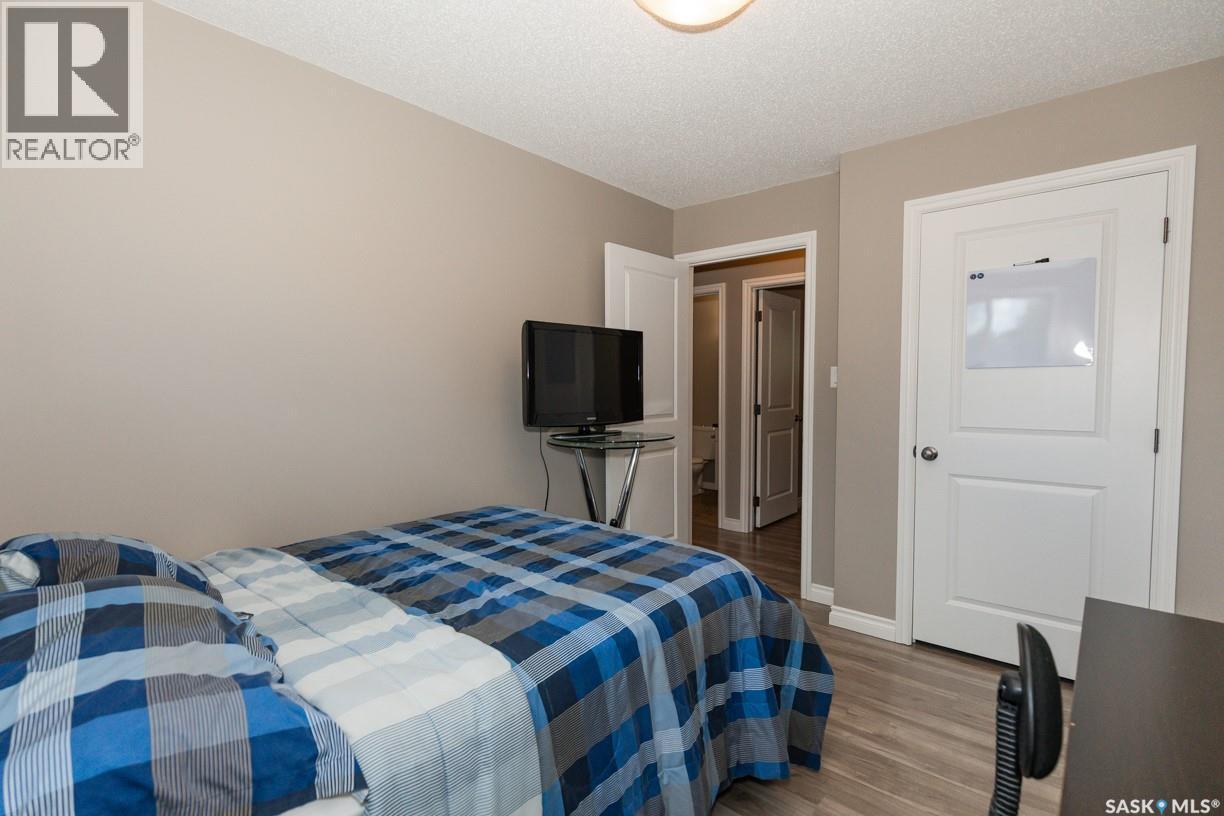 111 4Th Avenue, Coleville, SK - Indoor Photo Showing Bedroom