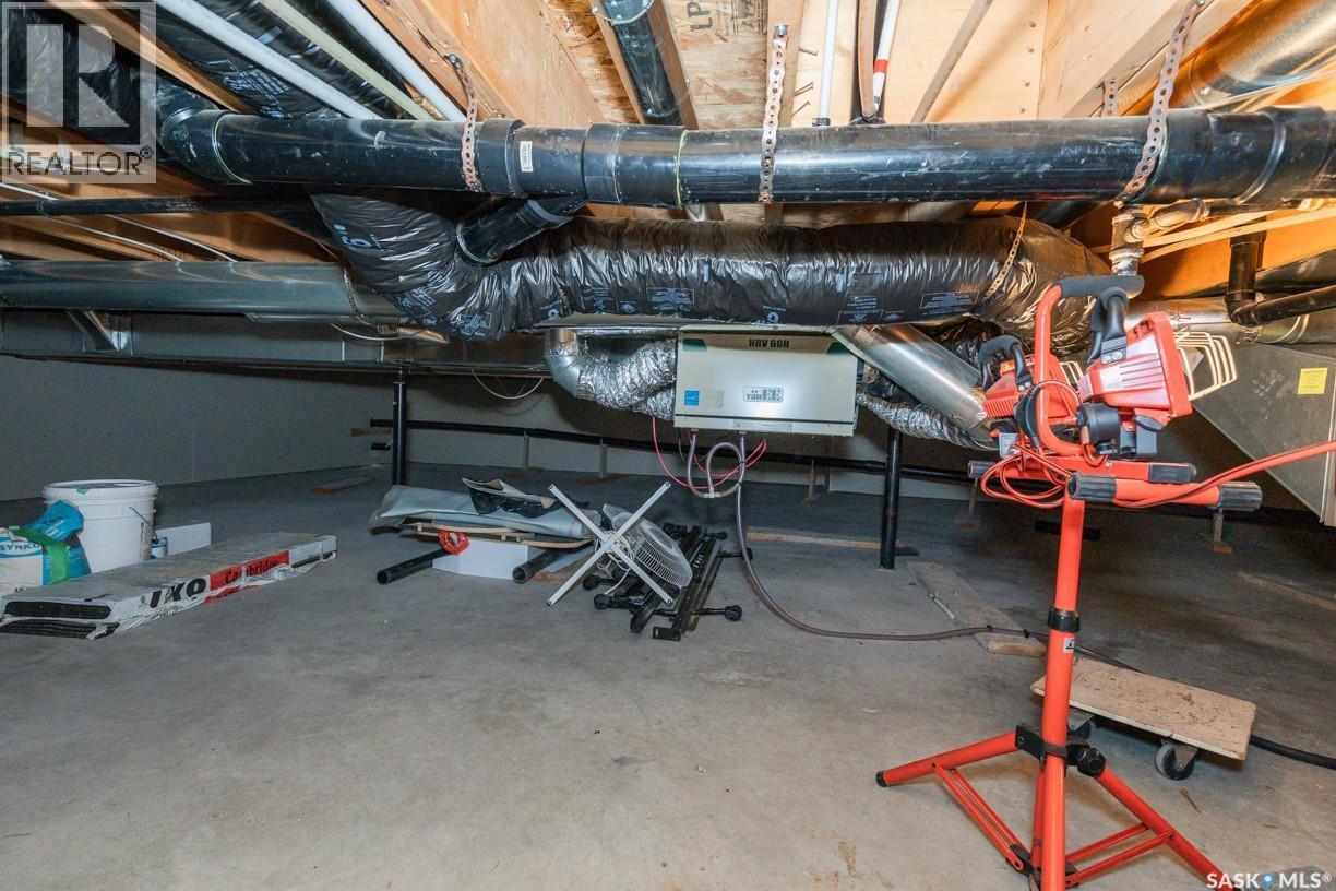 111 4Th Avenue, Coleville, SK - Indoor