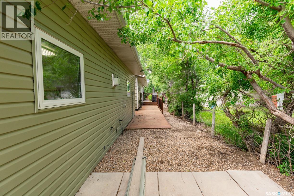 111 4Th Avenue, Coleville, SK - Outdoor With Exterior