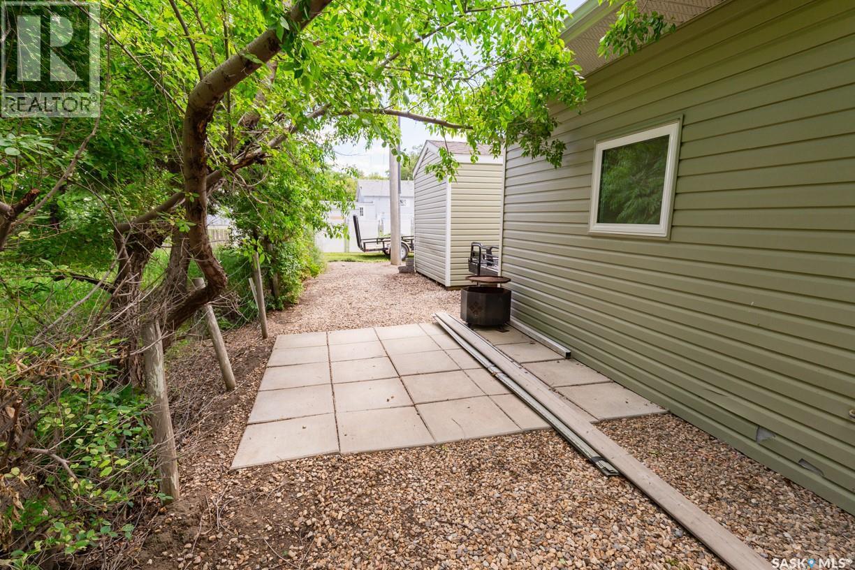 111 4Th Avenue, Coleville, SK - Outdoor With Exterior