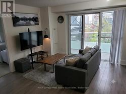 611 - 300 FRONT STREET W Toronto, ON M5V 0E9