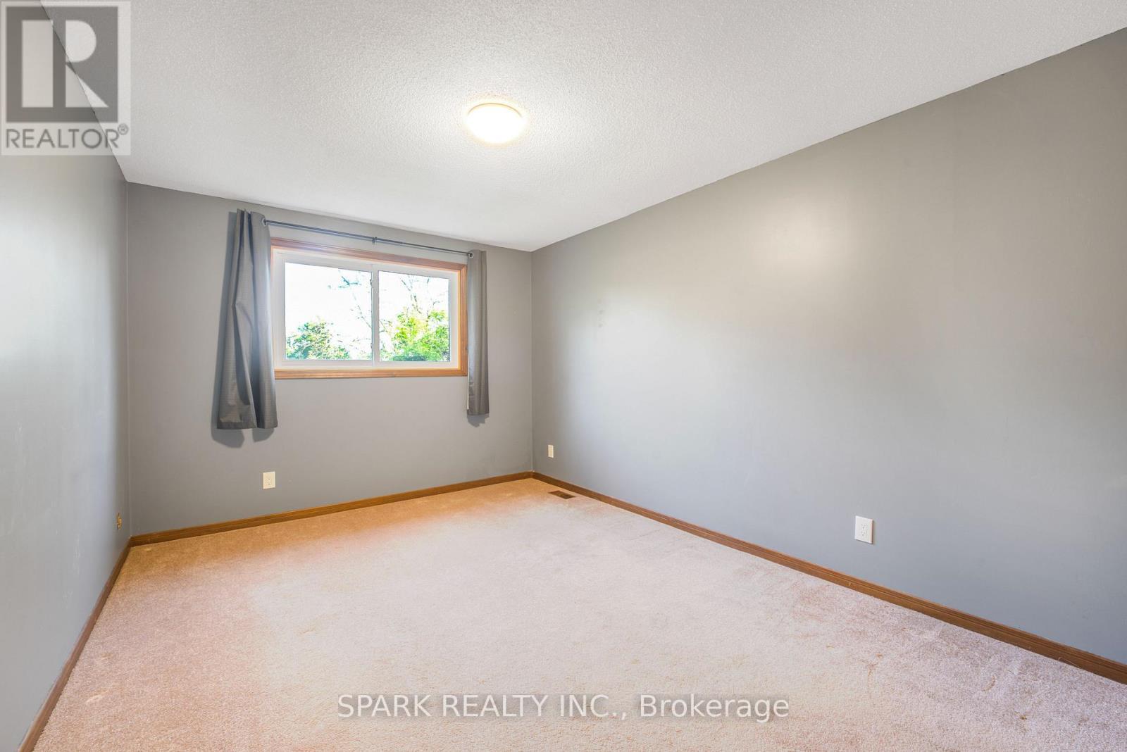 28 Lampman Crescent, Thorold, ON