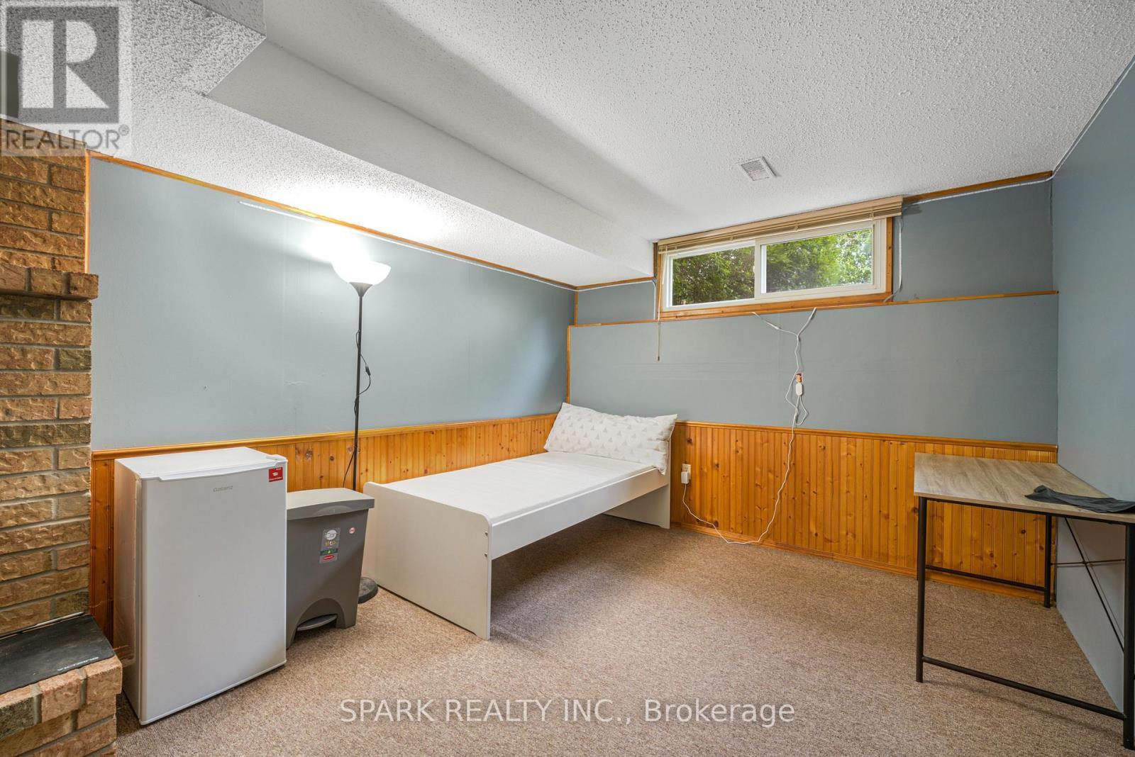 28 Lampman Crescent, Thorold, ON