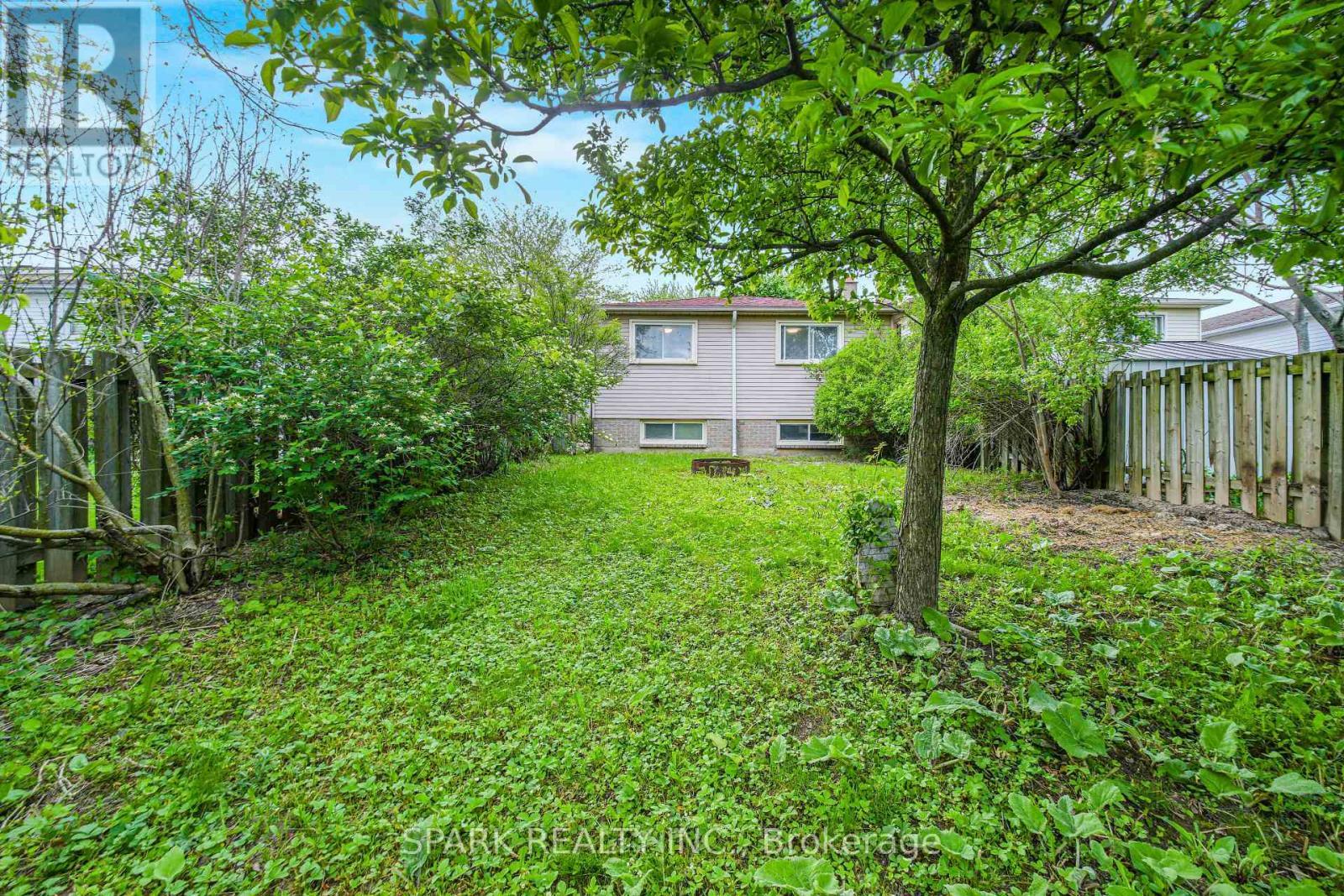 28 Lampman Crescent, Thorold, ON