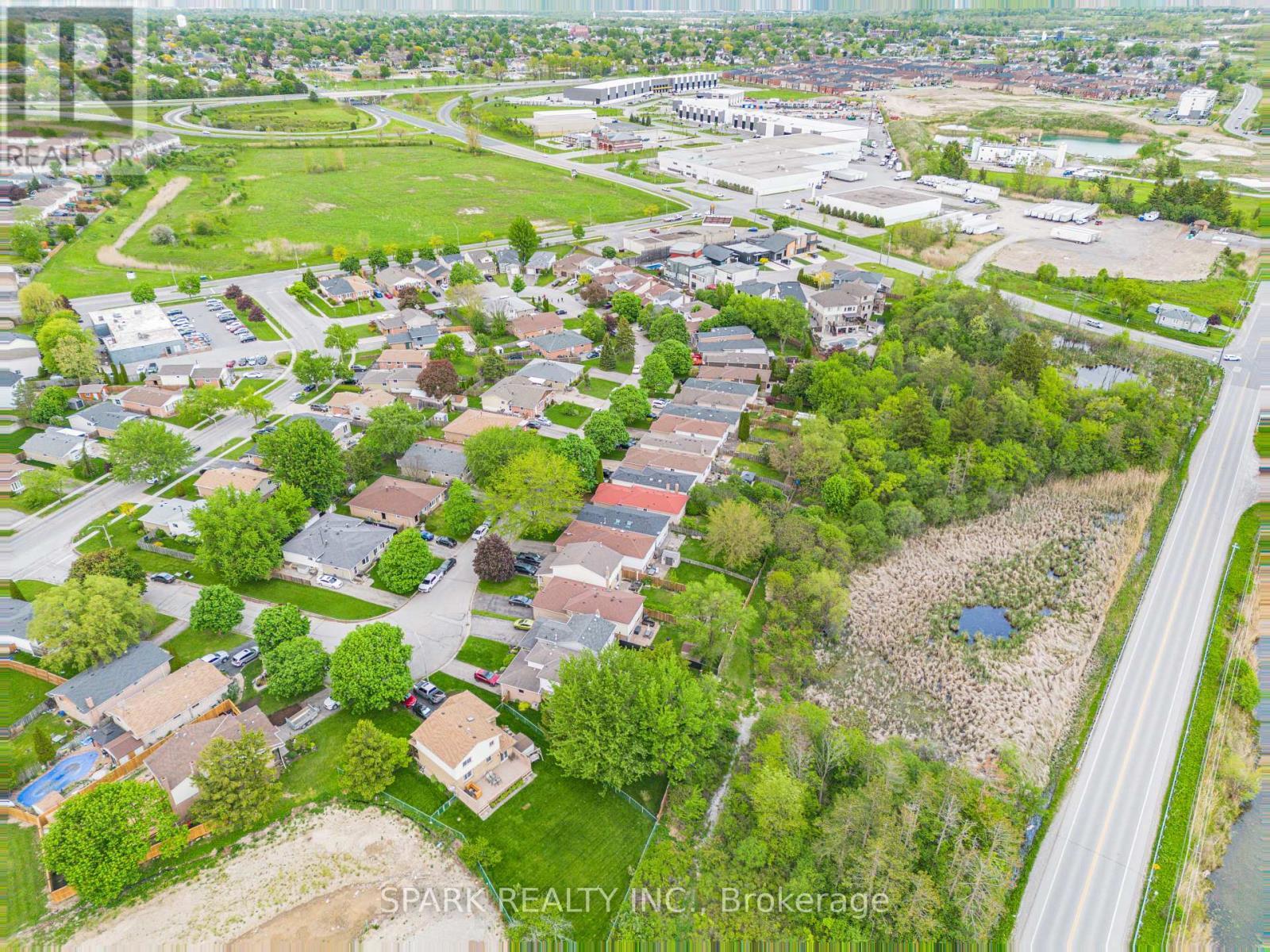 28 Lampman Crescent, Thorold, ON